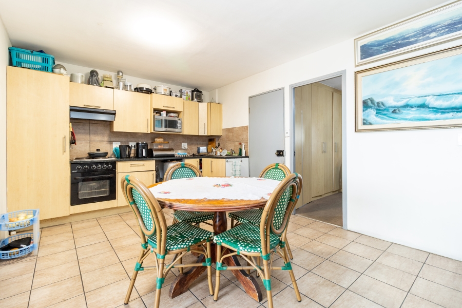 2 Bedroom Property for Sale in Zonnebloem Western Cape